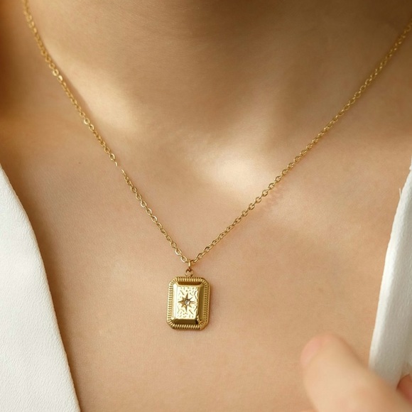 Star Rectangle Necklace | Gold Plated Stainless Steel - Picture 3 of 4